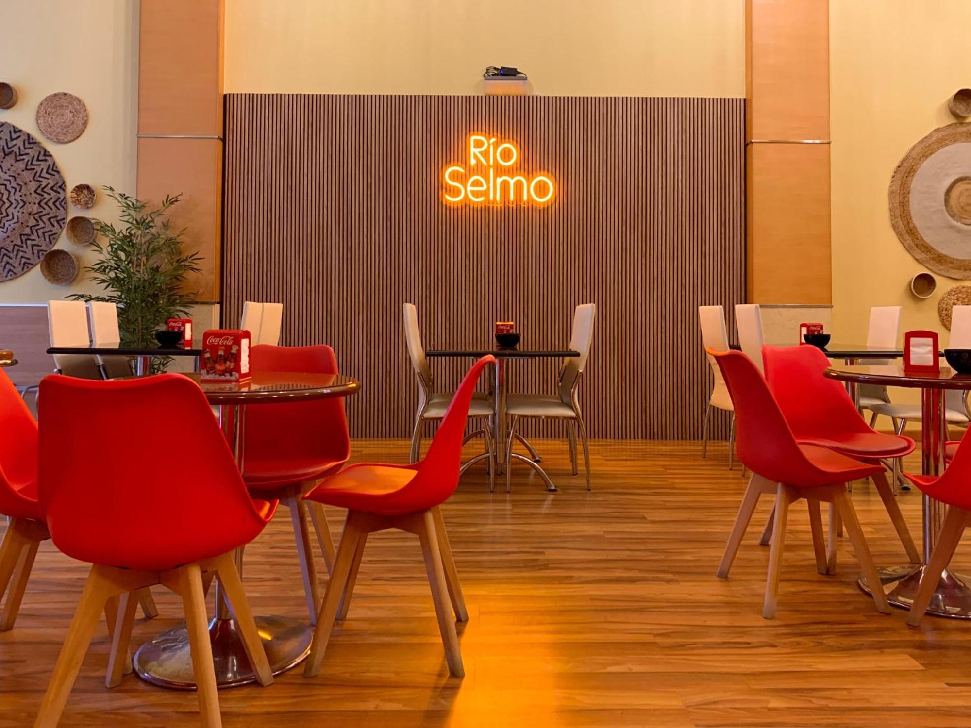 Hostal Rio Selmo Ponferrada Ngoại thất bức ảnh